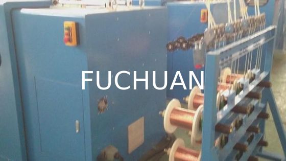 Automatyczna maszyna do wiązania drutu miedzianego z podwójnym skrętem. Sprzęt do wiązania kabli